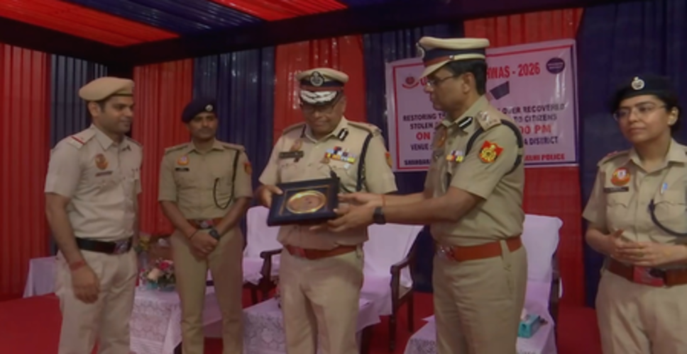 ऑपरेशन विश्वास: दिल्ली की शाहदरा पुलिस ने चोरी किए गए 1600 मोबाइल मालिकों को लौटाए