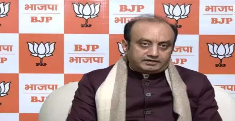 'वोट जिहाद' की बात करने वाले बांग्लादेश में हिंदुओं के नरसंहार पर चुप हैं : सुधांशु त्रिवेदी