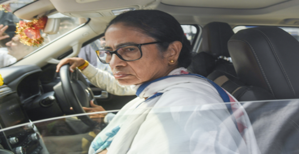 ममता बनर्जी ने केएमसी तृणमूल पार्षदों के साथ बैठक की रद्द, दिल्ली होंगी रवाना