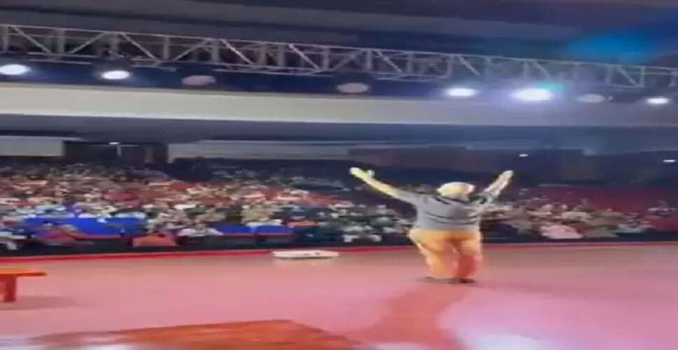 हैदराबाद के मंच से अनुपम खेर ने किया दर्शकों को मोहित, तालियों से गूंज उठा ऑडिटोरियम