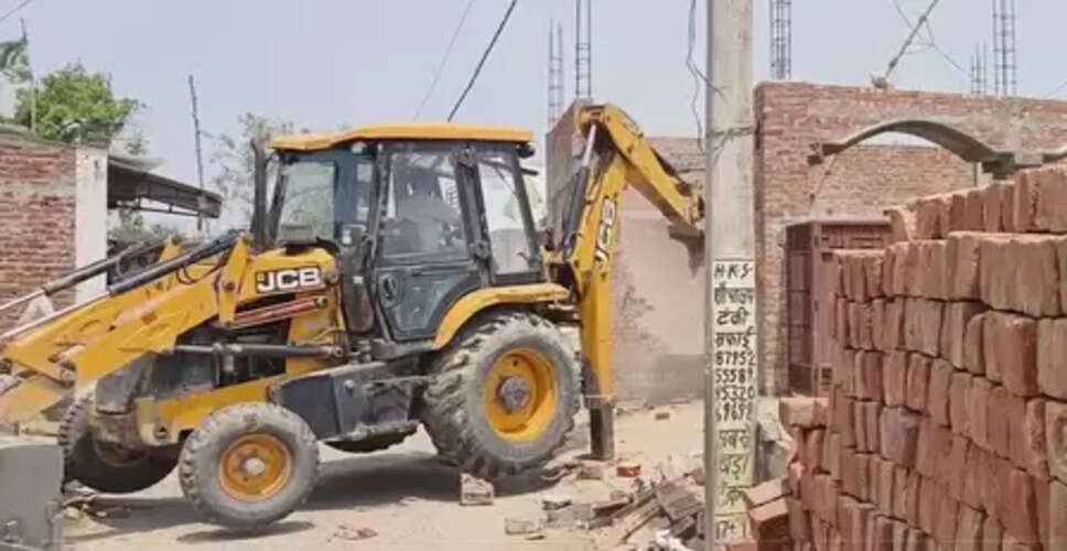 बहराइच में योगी सरकार का बुलडोजर एक्शन : भारत-नेपाल सीमा पर अतिक्रमण पर कार्रवाई तेज