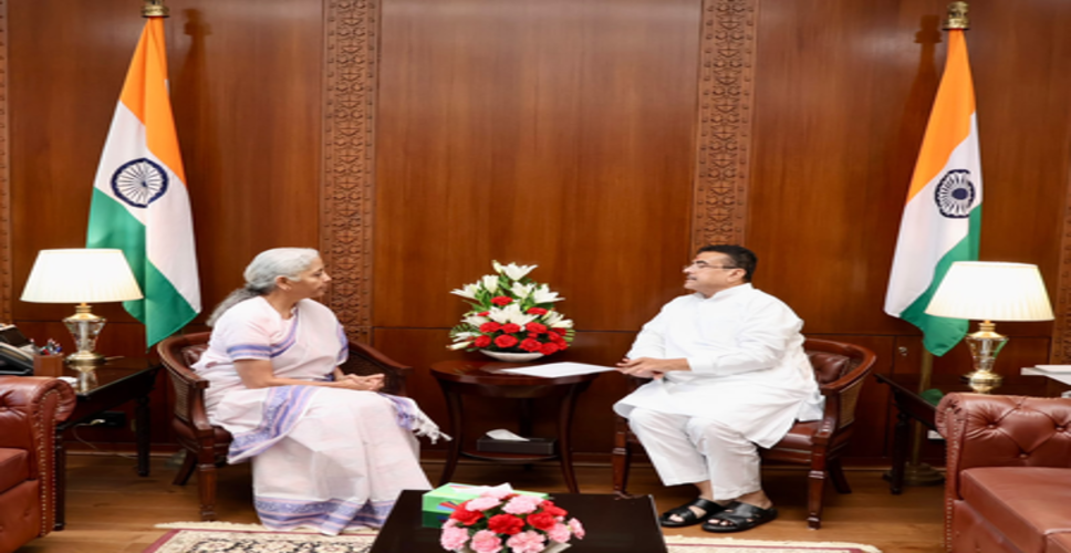 पश्चिम बंगाल में उद्योग, रोजगार और उद्यमिता बढ़ाने पर जोर, वित्त मंत्री निर्मला सीतारमण ने सीएम के साथ की चर्चा