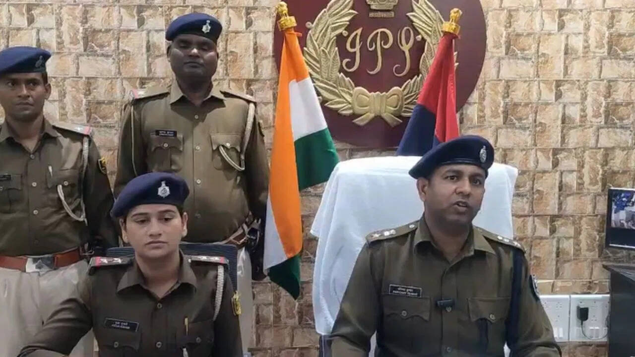 पटना में महिला के घर से अवैध हथियारों का जखीरा बरामद, पुलिस जांच में जुटी