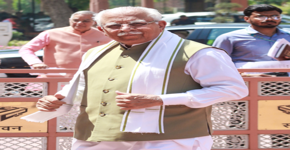 मनोहर लाल ने की स्वच्छता और शहरी प्रबंधन की योजनाओं की विस्तृत समीक्षा, अधिकारियों को दिए मिशन मोड में काम के निर्देश