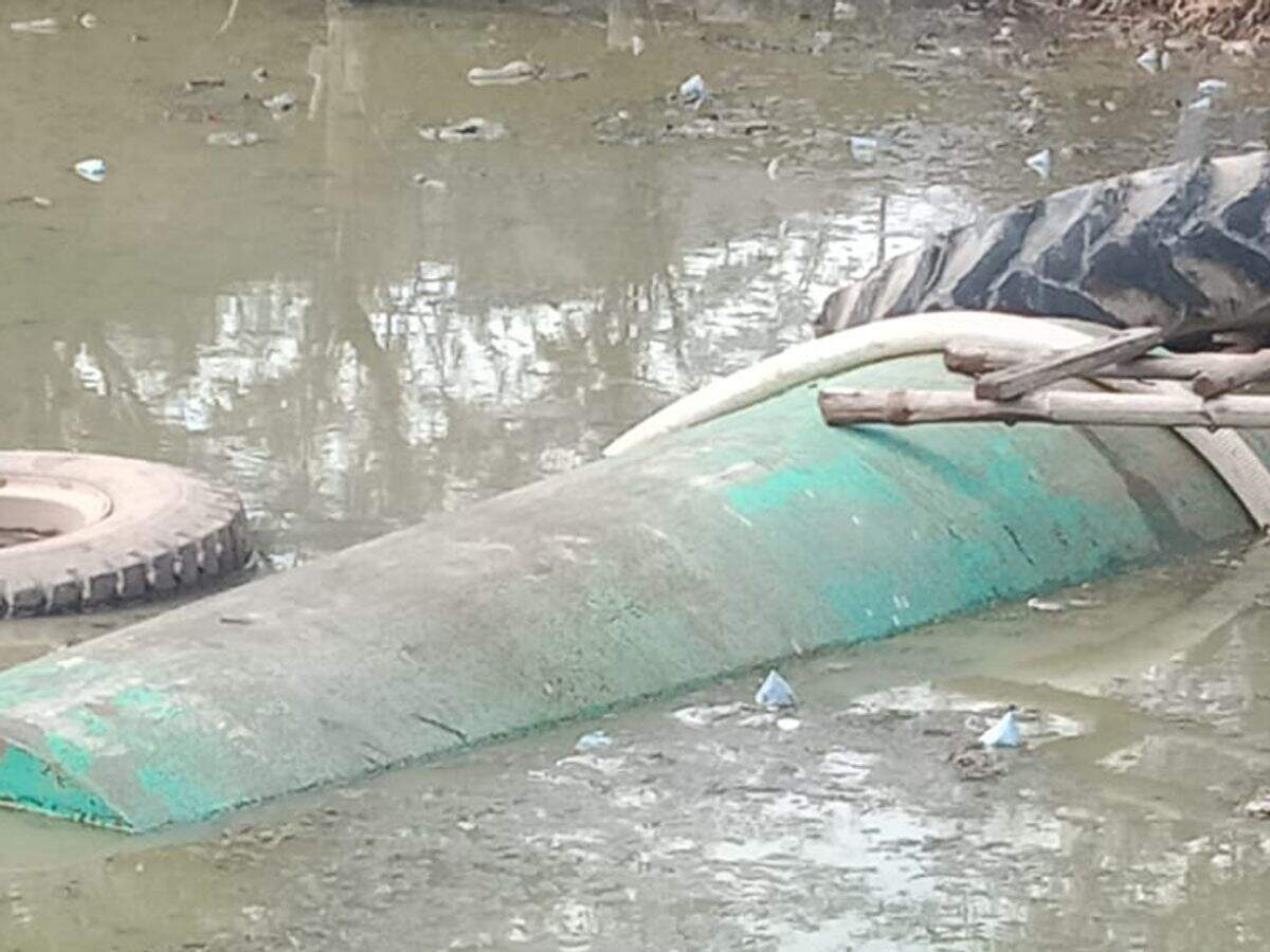 भरतपुर में बाइक हादसा, हैंडल की ग्रिप निकलने से युवक बेकाबू होकर सड़क पर गिरा, वीडियो में देंखे सिर में गंभीर चोट