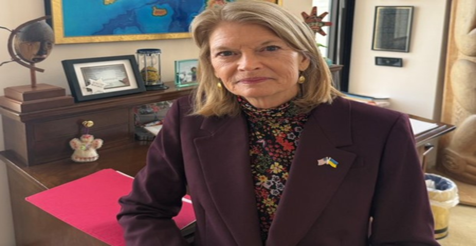 अलास्का के स्कूलों को एच-1बी वीजा शुल्क में राहत का प्रस्ताव, शिक्षक संकट गहराने की चेतावनी