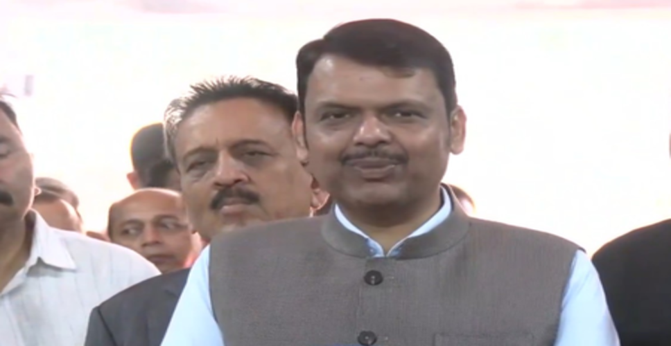 सीएम फडणवीस ने विपक्ष पर साधा निशाना, कहा-टैरिफ युद्ध के दौरान भारत झुका नहीं