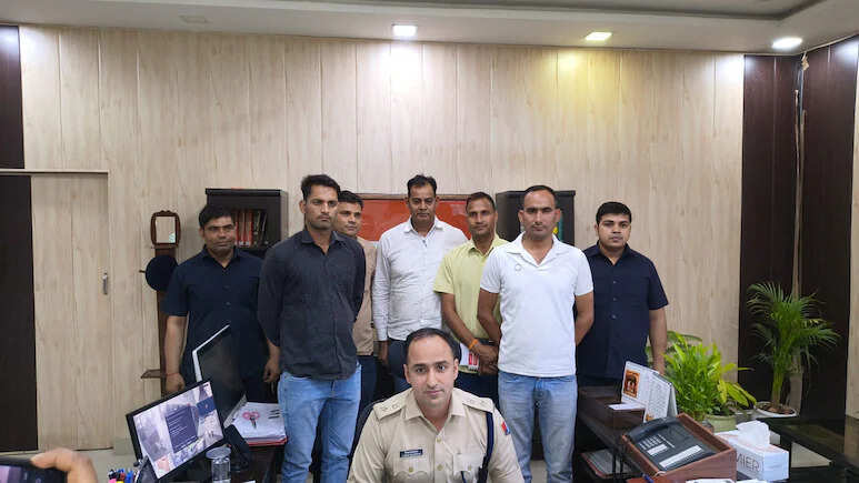धौलपुर पुलिस की बड़ी कार्रवाई: 6 साल से फरार 43 हजार के इनामी ठग को दिल्ली से किया गिरफ्तार