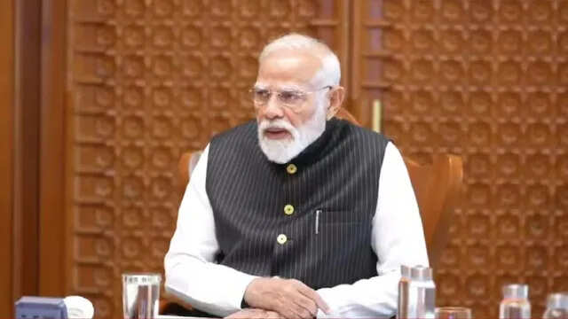 सरकार ने लॉकडाउन की अफवाहों को किया खारिज, वीडियो में देंखे पश्चिम एशिया संकट पर उच्च स्तरीय निगरानी तेज