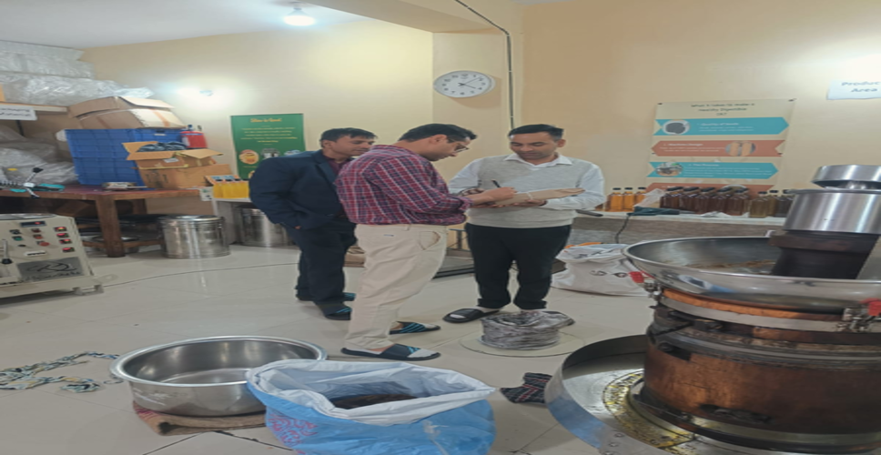 होली से पहले एक्शन में खाद्य सुरक्षा विभाग, नोएडा-ग्रेटर नोएडा में छापेमारी, 7 नमूने जांच को भेजे