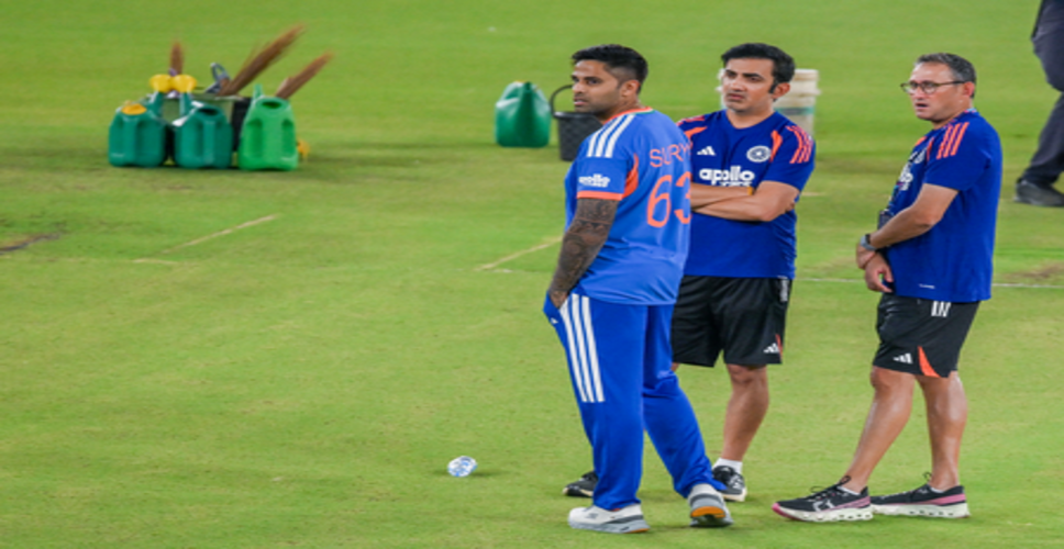 टी20 वर्ल्ड कप: फाइनल से पहले मंदिर पहुंचे कप्तान, हेड कोच के साथ हनुमानजी का आशीर्वाद लिया