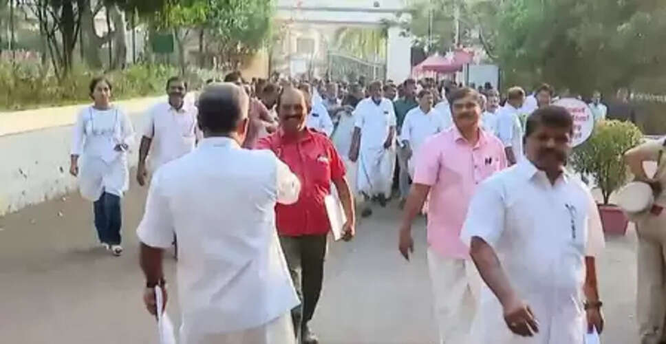 केरल स्थानीय निकाय चुनाव: शुरुआती रुझानों में भाजपा के लिए उम्मीद भरी शुरुआत