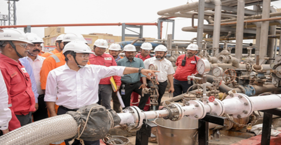 कांडला बंदरगाह ने हरित शिपिंग की दिशा में कदम बढ़ाते हुए मेथनॉल बंकरिंग की शुरुआत की