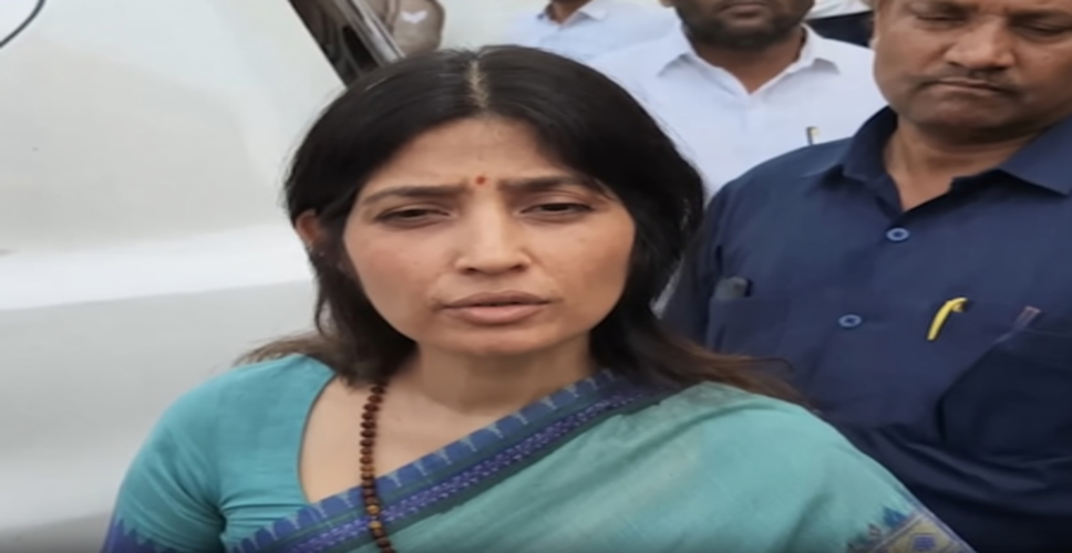 नोएडा में प्रदर्शन पर डिंपल यादव ने सरकार पर लगाया समस्या की अनदेखी का आरोप