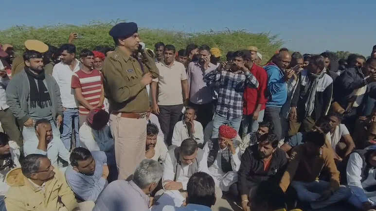 टोंक में 50 लाख मुआवजा और नौकरी पर शांत हुआ गांव, बजरी माफियाओं के हमले से गई युवक की जान