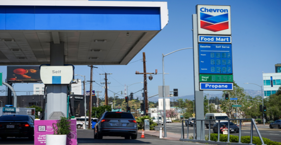 इजरायल-अमेरिका और ईरान में तनाव से तेल की कीमतों में आया उछाल, नेपाल-बांग्लादेश समेत अन्य देशों ने बढ़ाईं कीमतें