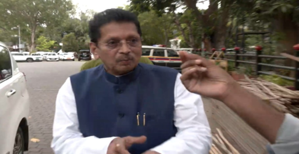 शिवसेना विधायक दीपक वसंत केसरकर बोले, 'अगर कोई पार्टी से जुड़ता है तो खुशी होगी'