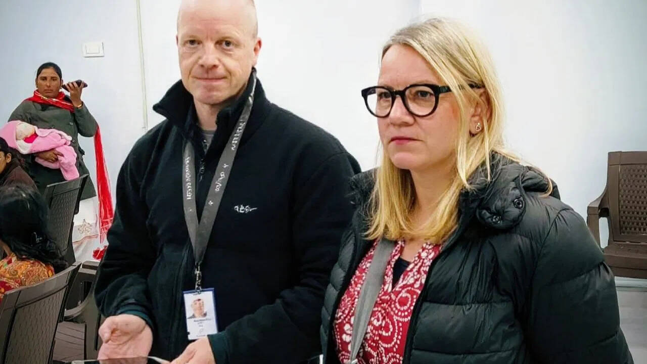 श्रीगंगानगर में अवैध धर्मांतरण का आरोप, वीडियो में देखें किराए के मकान में चल रहा था चर्च, जर्मनी के दंपती समेत 6 डिटेन