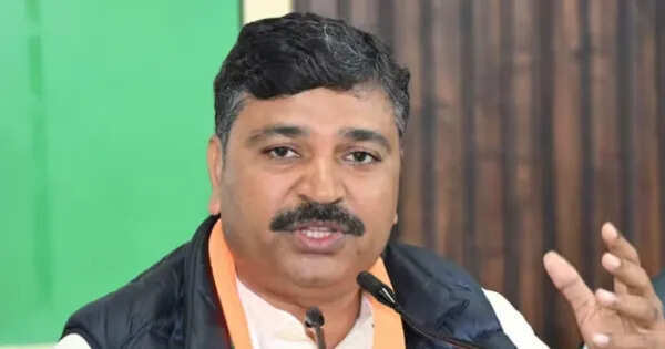 राजस्थान में पाठ्यक्रम बदलाव पर सियासत तेज, वीडियो में देंखे टीकाराम जूली ने सरकार पर लगाए गंभीर आरोप