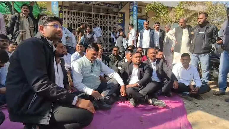 लिव-इन रिलेशनशिप कानून का जयपुर में विरोध तेज, सर्व समाज के लोगों ने की बैठक