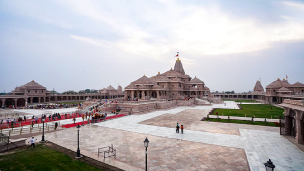 राम मंदिर ट्रस्ट मामले से जुड़ी कई याचिकाओं पर सुप्रीम कोर्ट 13 जुलाई को करेगा सुनवाई