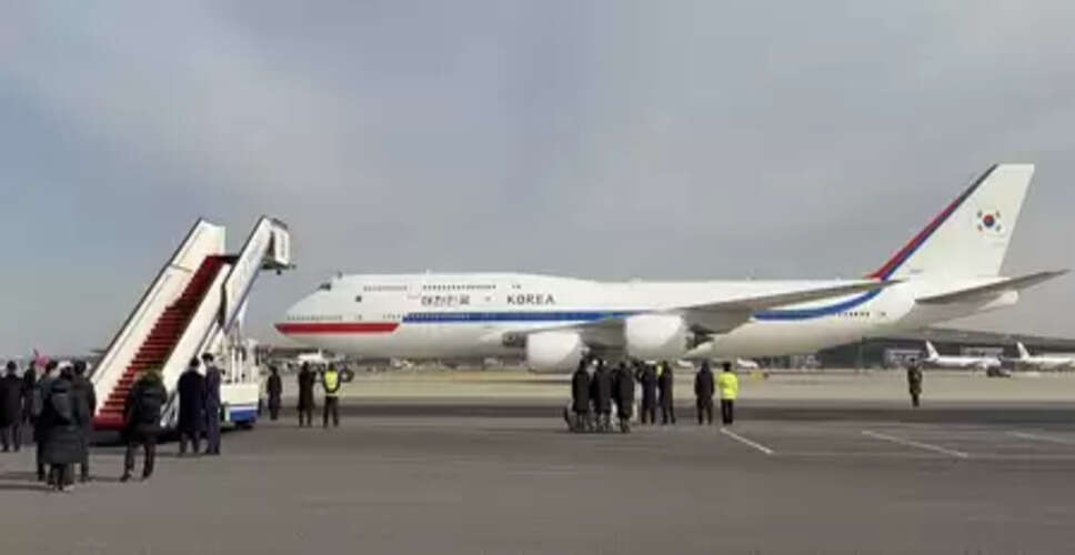 दक्षिण कोरियाई राष्ट्रपति पेइचिंग पहुंचे, राष्ट्रपति बनने के बाद चीन का पहला आधिकारिक दौरा