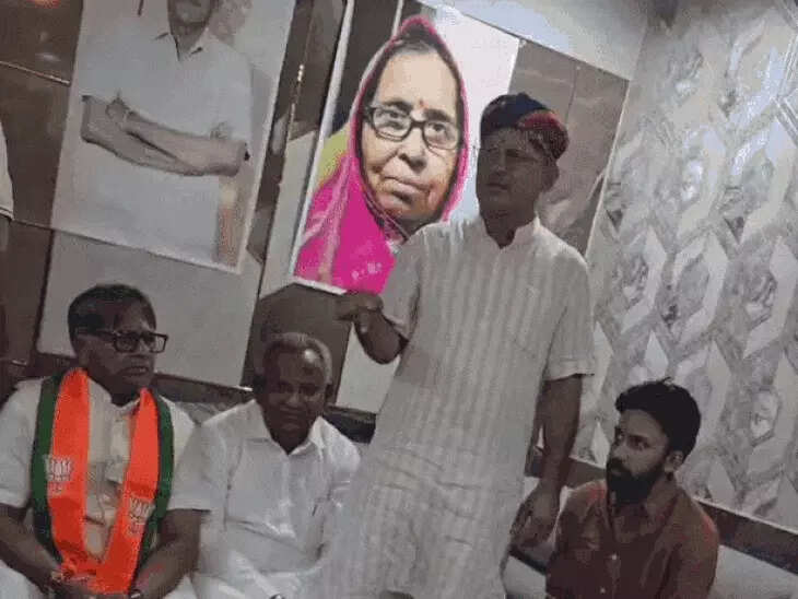 बाड़मेर निकाय चुनाव: नाम वापसी का आज आखिरी दिन, बागियों को मनाने में जुटे भाजपा-कांग्रेस नेता