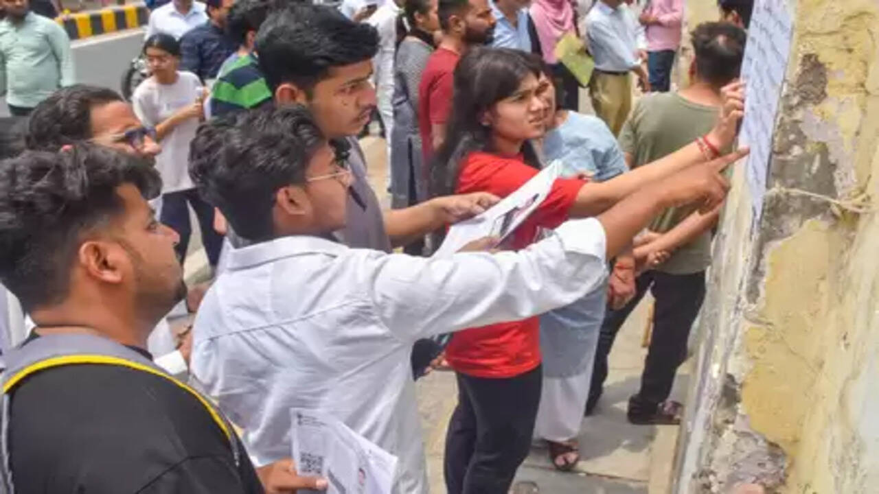 पीएम यशस्वी स्कॉलरशिप के आवेदन शुरू, उच्च शिक्षा के लिए आर्थिक सहायता पाना है तो 31 अगस्त तक करें अप्लाई