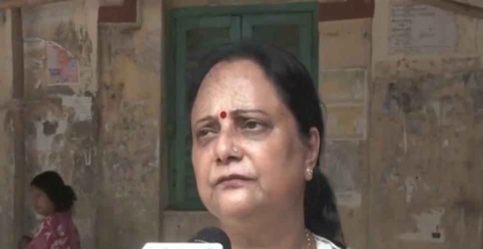 ममता बनर्जी की भाभी काजरी बनर्जी ने लगाया आरोप, 'अराजकता फैलाने की कोशिश कर रहे शुभेंदु अधिकारी'