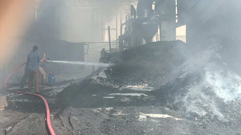 डीडवाना की नमक रिफाइनरी में अचानक लगी भीषण आग, लाखों का माल जलकर राख