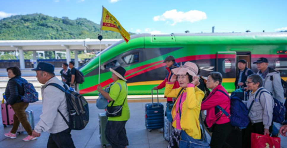 चीन-लाओस रेलवे की अंतरराष्ट्रीय यात्री ट्रेनों ने अब तक 8 लाख से अधिक सीमा पार यात्रियों को सेवा दी