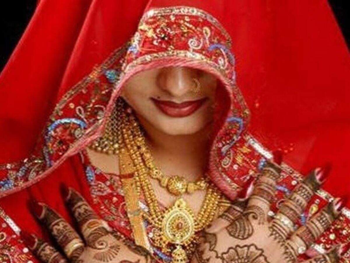 सीकर में शादी के नाम पर 8 लाख की ठगी, वीडियो में देंखे दिल्ली गैंग पर आरोप; पुलिस जांच में जुटी