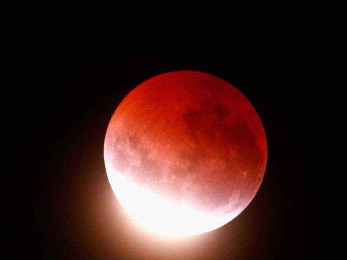 राजस्थान में साल का पहला चंद्रग्रहण, वीडियो में देखें जयपुर में दिखा ‘ब्लड मून’; धार्मिक परंपराओं के बीच दिखी आस्था