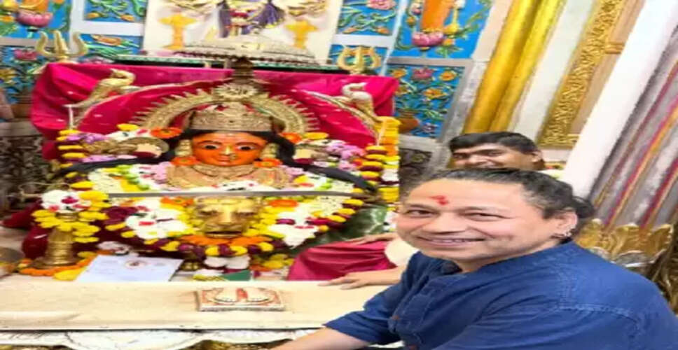 मां अंबा के चरणों में समर्पित दिखे सिंगर कैलाश खेर, शेयर की भक्ति से सराबोर फोटोज