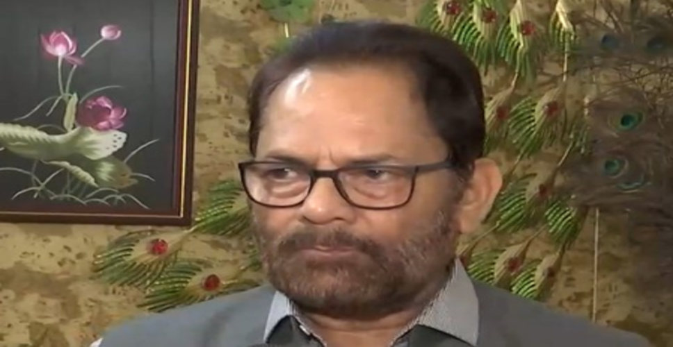 &lsquo;जीरो&rsquo; हैं या &lsquo;हीरो&rsquo;, पास हैं या फेल, जनता तय करेगी : मुख्तार अब्बास नकवी