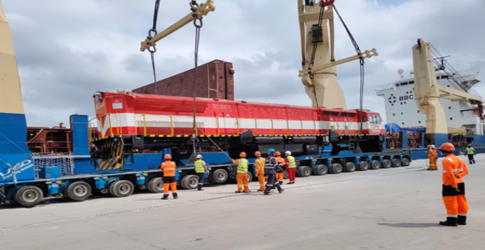 बनारस लोकोमोटिव वर्क्स में निर्मित दो लोकोमोटिव का अंतिम बैच मापुटो पहुंचा