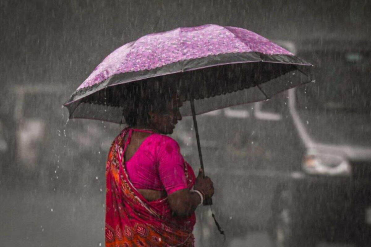 Weather Update Today: 12 राज्यों में भारी बारिश और आकाशीय बिजली का खतरा, जाने दिल्ली से बिहार तक के मौसम का हाल
