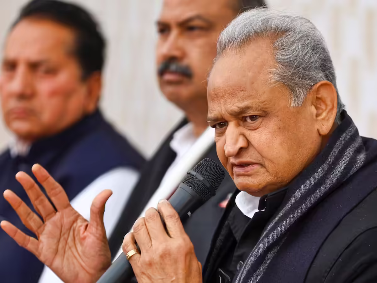 NEET UG 2026 विवाद पर सियासी बयान तेज, गहलोत का आरोप—भाजपा सरकार ने गड़बड़ी छिपाने की कोशिश की