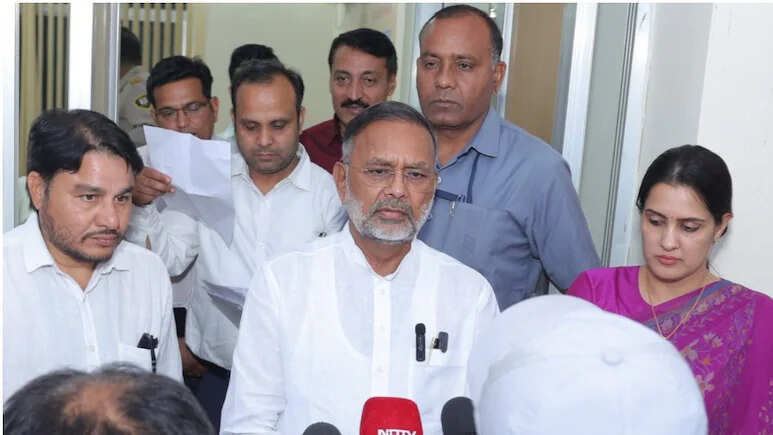 झुंझुनूं में ऊर्जा मंत्री की समीक्षा बैठक, बिजली कर्मचारियों व किसानों के लिए घोषणाएं