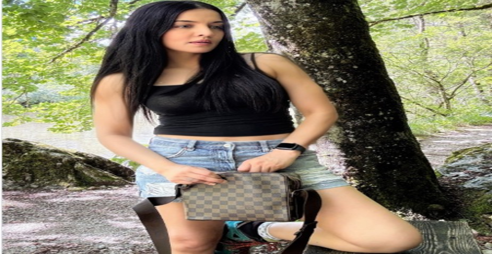 कुमाऊं की वादियां और माता-पिता का साथ; सेलिना ने याद किए बचपन के दिन