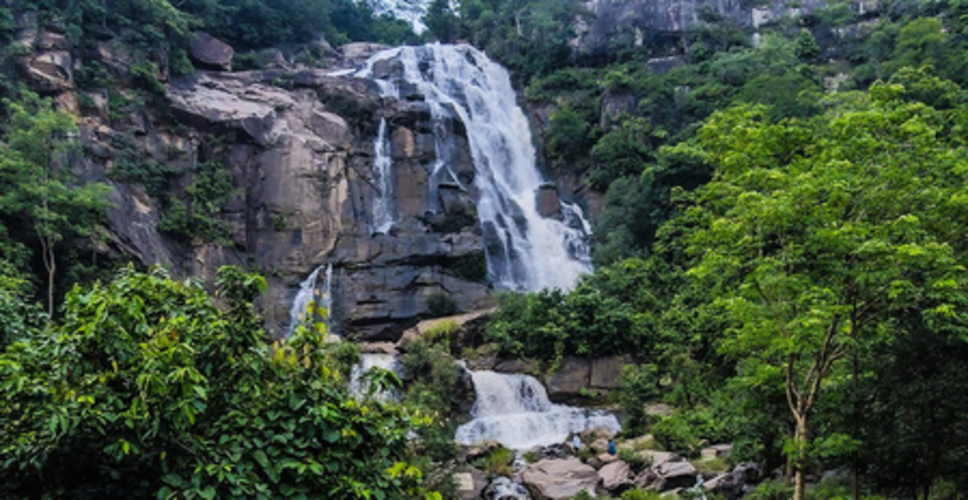 झारखंड का दिव्य और शांत स्थल, जहां बदलते मौसम में दिखते हैं प्रकृति के कई रंग, माता सीता से जुड़ी है मान्यता