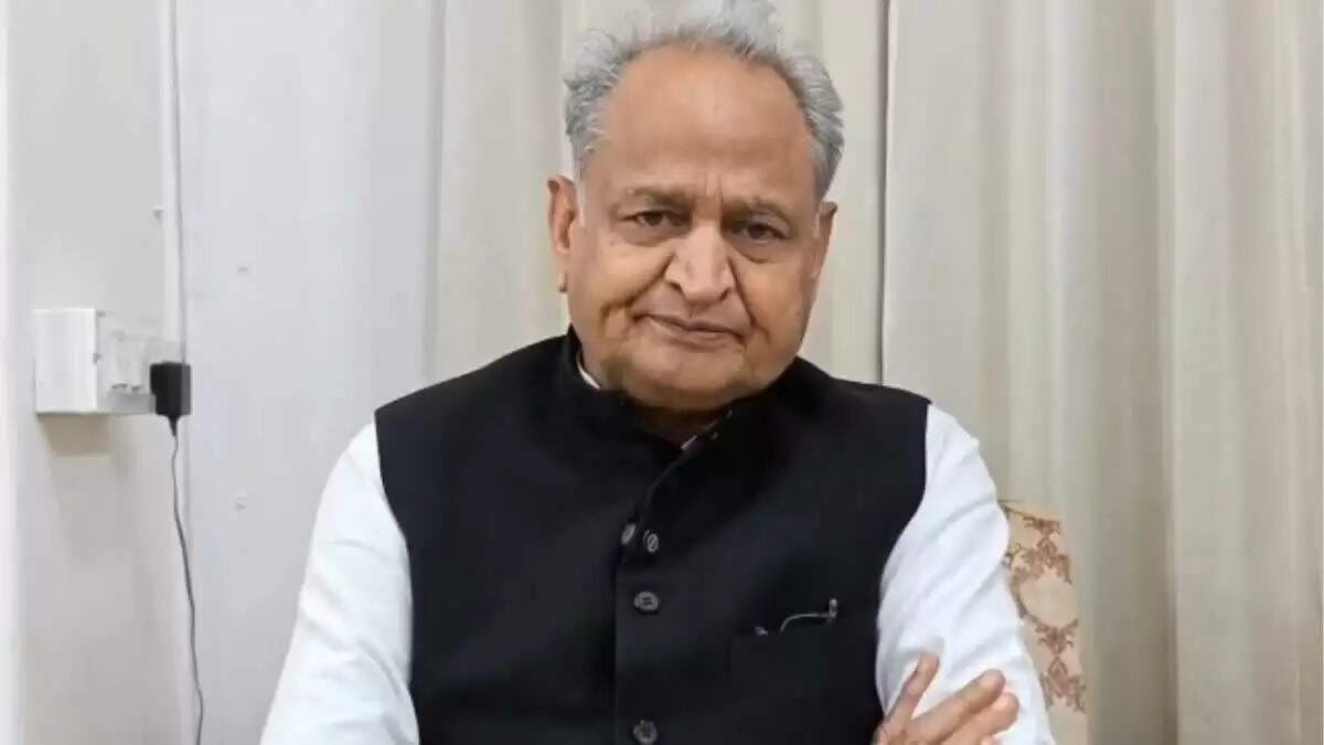 एसआईआर में गड़बड़ी के आरोपों को लेकर कांग्रेस का प्रदर्शन, वीडियो मे जानें गहलोत के इलाके में कटे कांग्रेस कार्यकर्ताओं के नाम