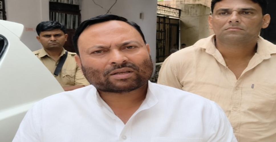 मंत्री अनिल कुमार का अखिलेश यादव से सवाल, सपा की सरकार में कितनी आईआईटी खुली थीं