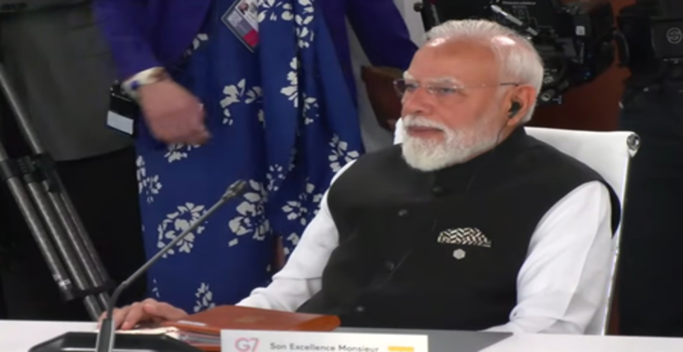 जी7 शिखर सम्मेलन के वर्किंग सेशन में शामिल हुए पीएम मोदी, कई वैश्विक नेताओं से की मुलाकात