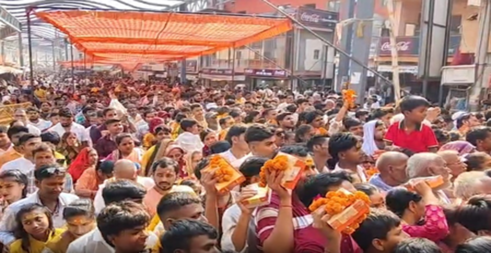 अयोध्या : जेठ माह के पांचवें मंगलवार को हनुमानगढ़ी में आस्था का सैलाब, श्रद्धालुओं ने प्रशासनिक व्यवस्थाओं को सराहा