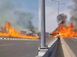 एनएच-68 पर भीषण हादसा: टैंकर पलटा, आग लगने से मचा हड़कंप