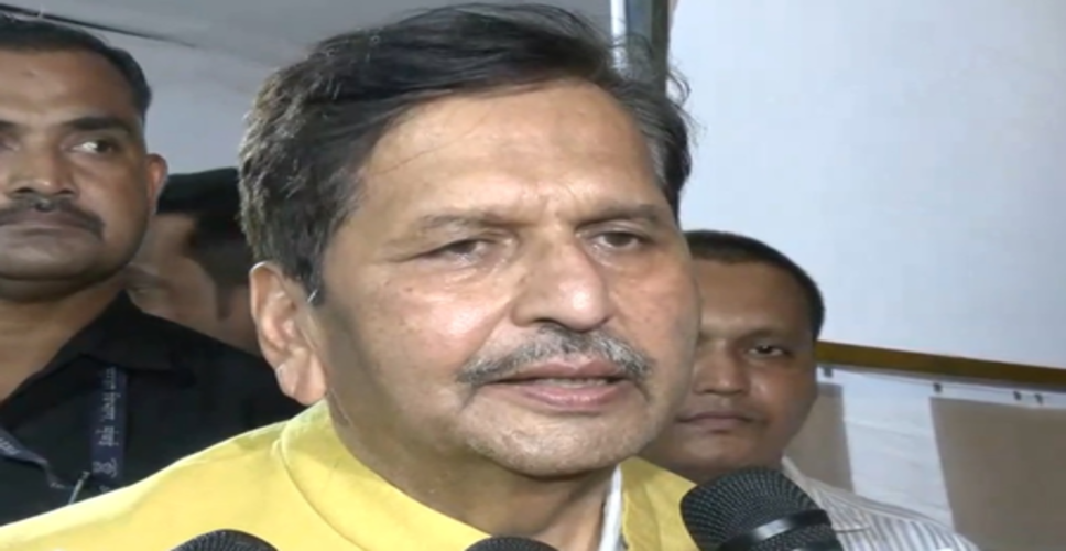 महाराष्ट्र में गो-तस्करी पर सरकार के फैसले का मंगल प्रभात लोढ़ा ने किया स्वागत, बोले- ये देशहित में है
