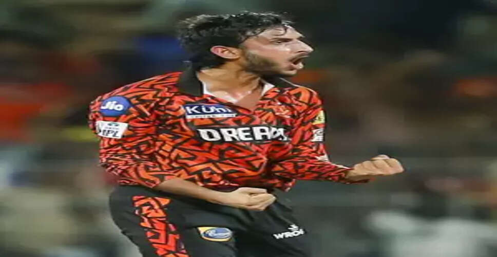 शाहबाज अहमद के भारतीय टी20 टीम में चयन पर मेवात में खुशी की लहर, बांटी गई मिठाइयां