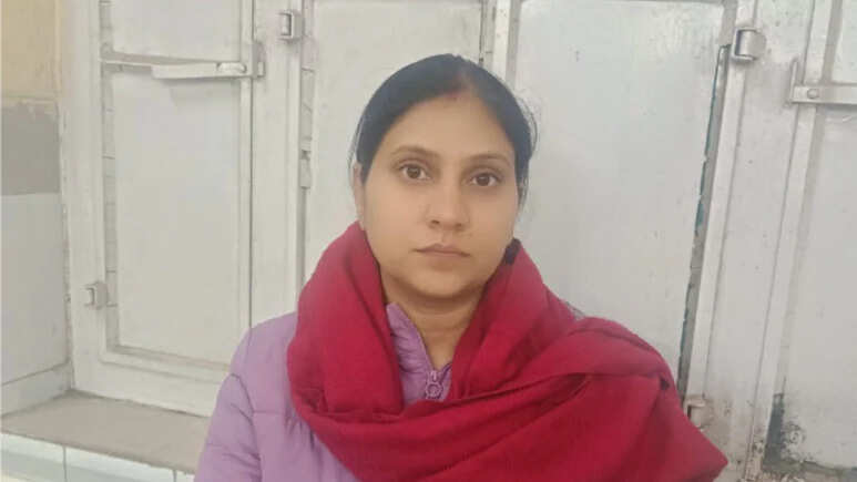 महिला पटवारी रंगे हाथ 5 हजार रुपये की रिश्वत लेते गिरफ्तार, जमीन मामले में 20 हजार की डील भी की थी