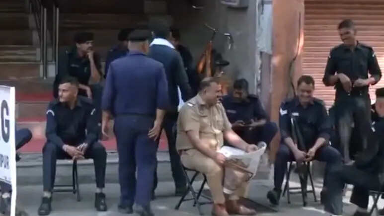 जयपुर की जामा मस्जिद के बाहर STF के जवान तैनात, देर रात भारी हंगामे के बाद अलर्ट मोड पर पुलिस